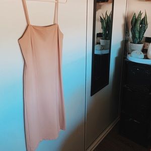 F21 bodycon dress w slit. 🤍